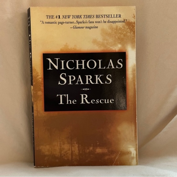 PAPERBACK Other - The Rescue by Nicholas Sparks | Fiction, Romance, Suspense | Paperback Book
